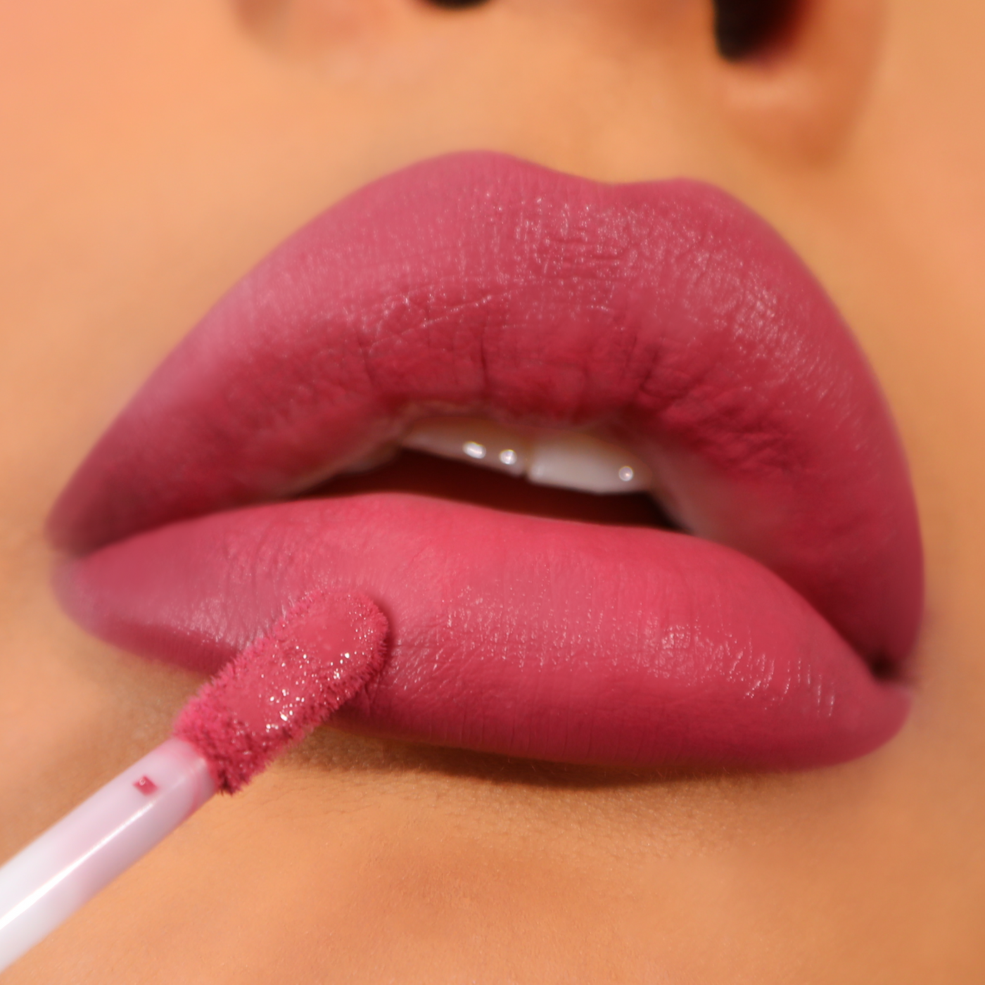 LIP DIVINE LIQUID LIPSTICK - MOIRA