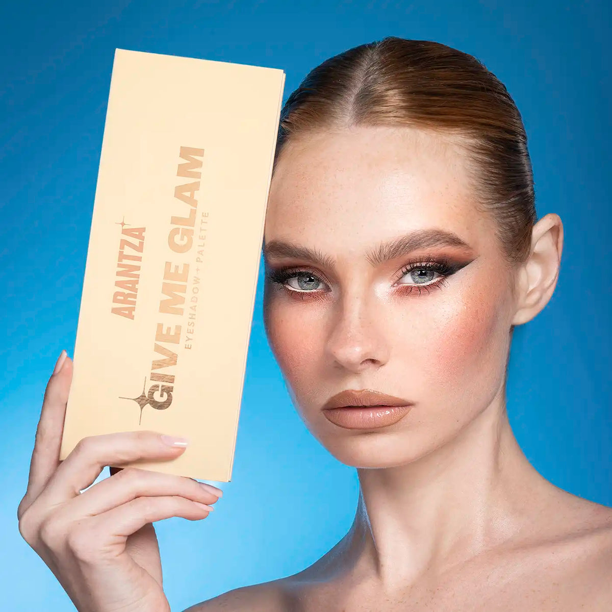 PALETA DE SOMBRAS GIVE ME GLAM ARANTZA COSMETICS