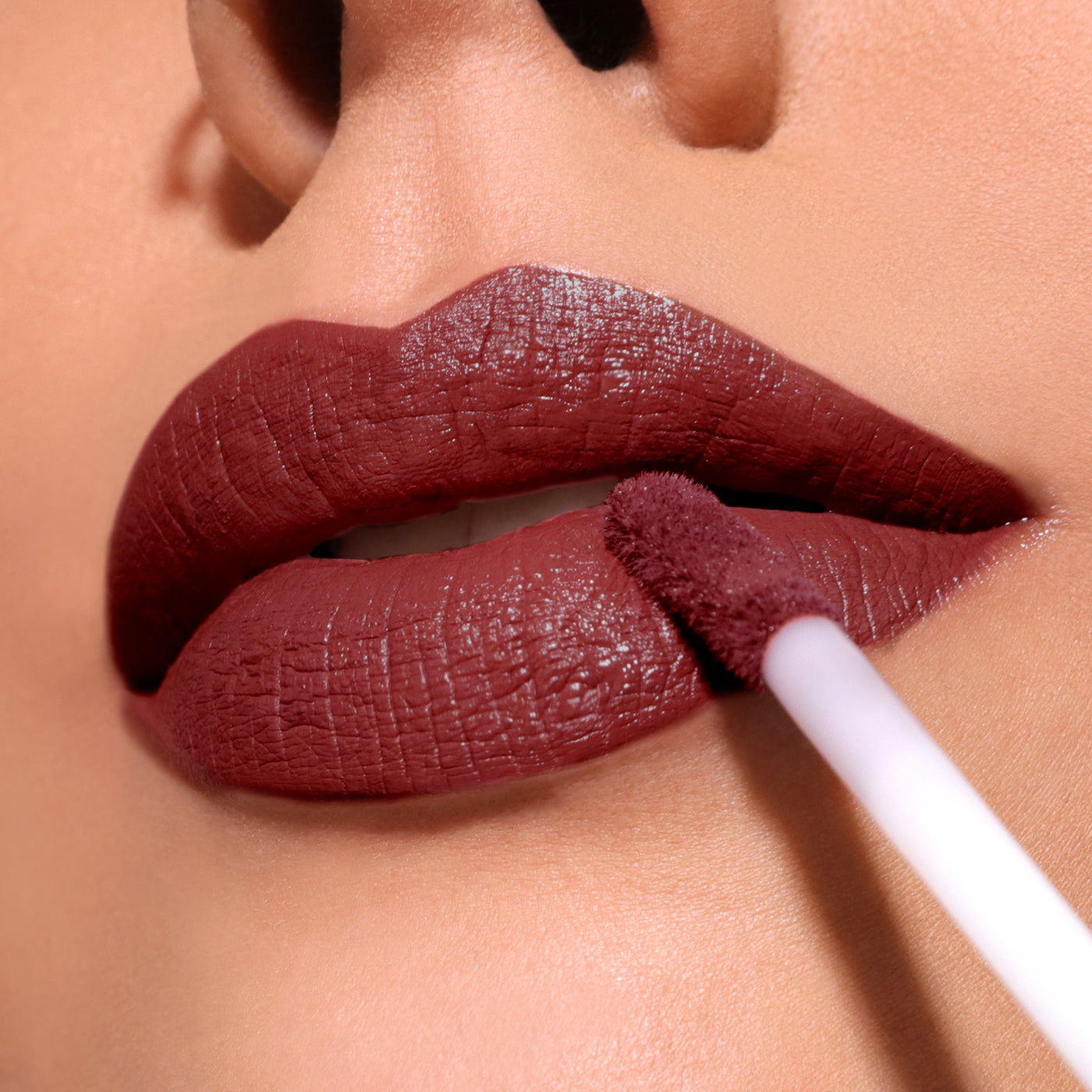 LIP DIVINE LIQUID LIPSTICK - MOIRA