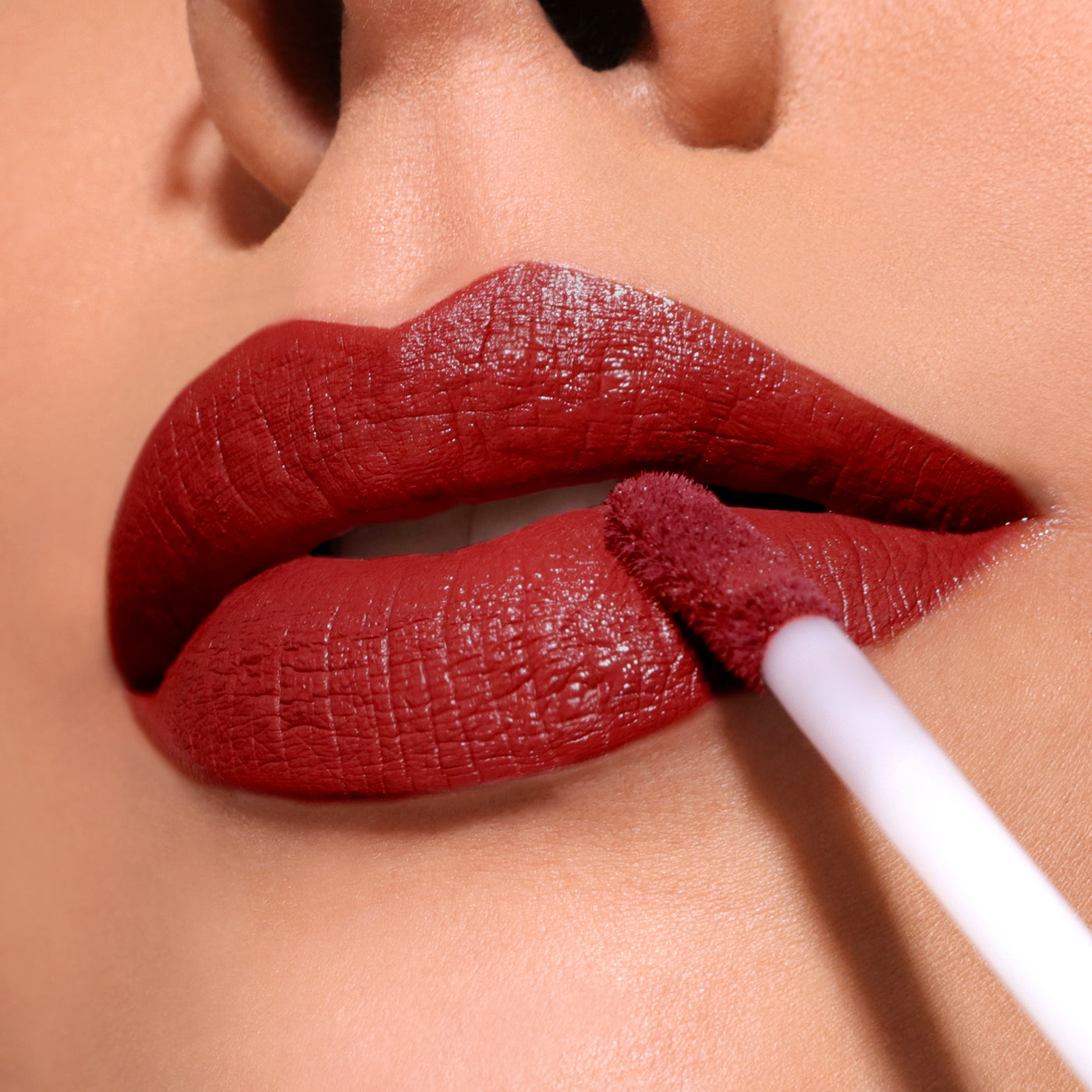 LIP DIVINE LIQUID LIPSTICK - MOIRA