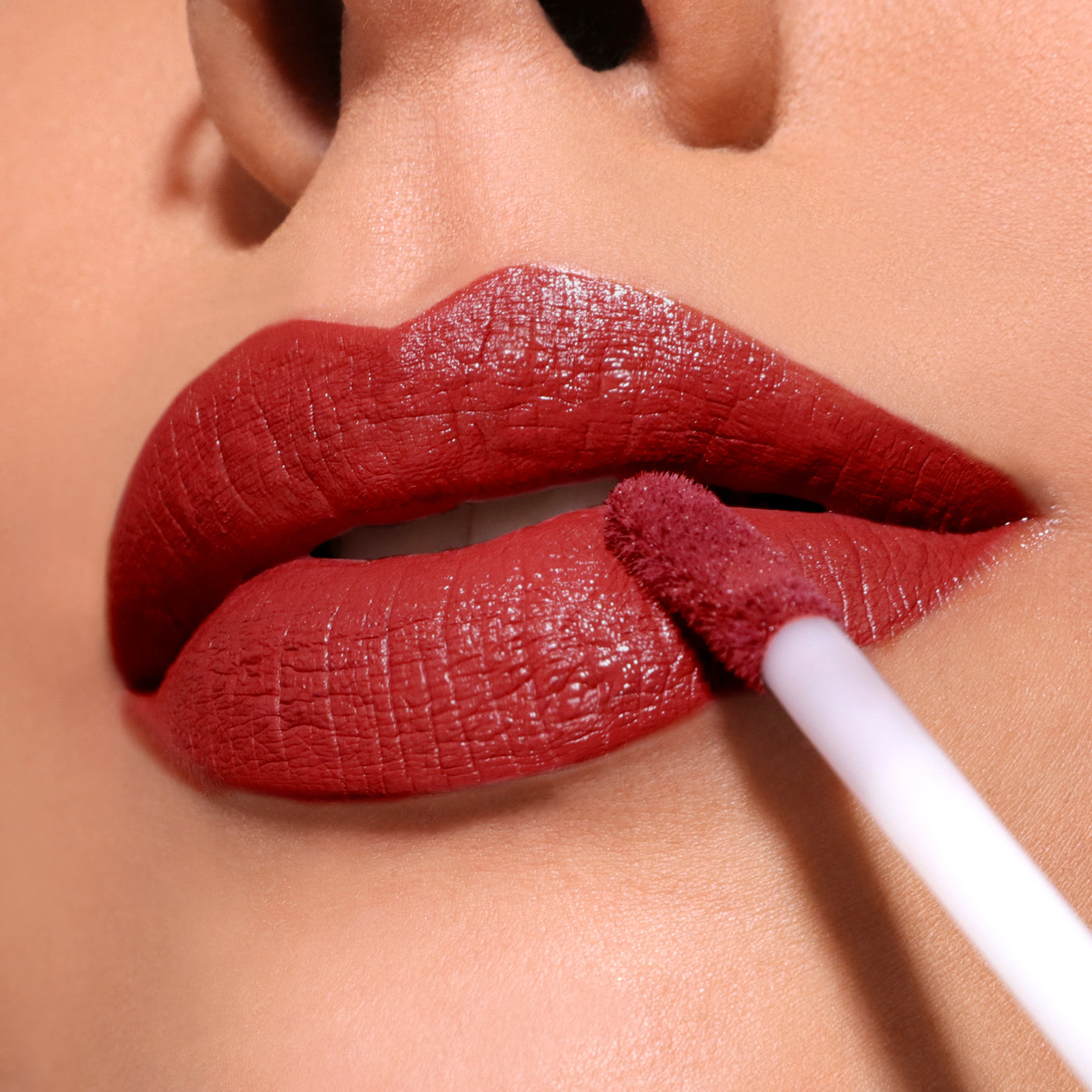 LIP DIVINE LIQUID LIPSTICK - MOIRA