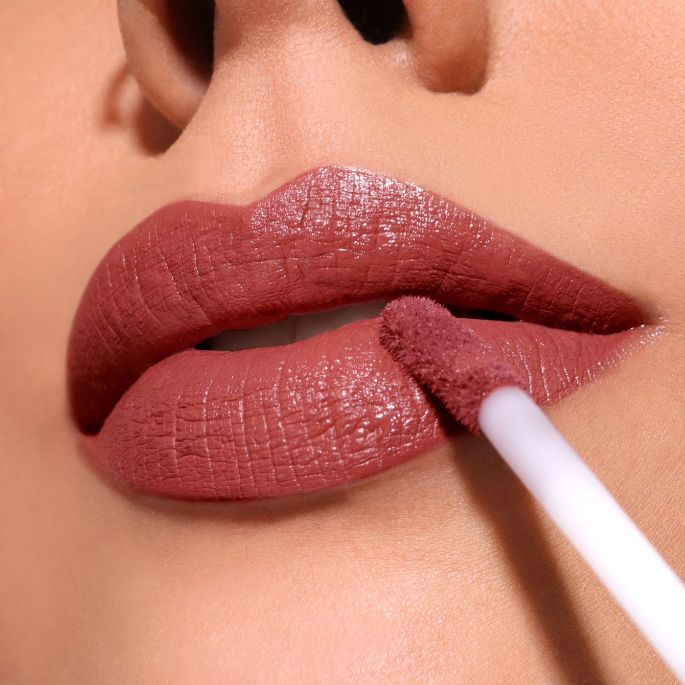 LIP DIVINE LIQUID LIPSTICK - MOIRA