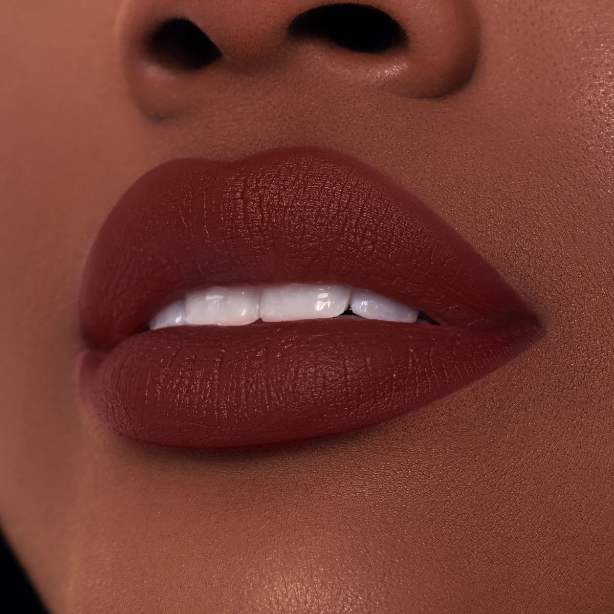 LABIAL EN BARRA NIGHT APPOINTMENT TEASE ME - BEAUTY CREATIONS
