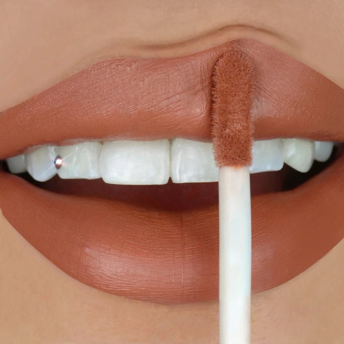 LIP PAINT VELVET STAY CAPPUCCINO LABIAL LIQUIDO - BEAUTY CREATIONS