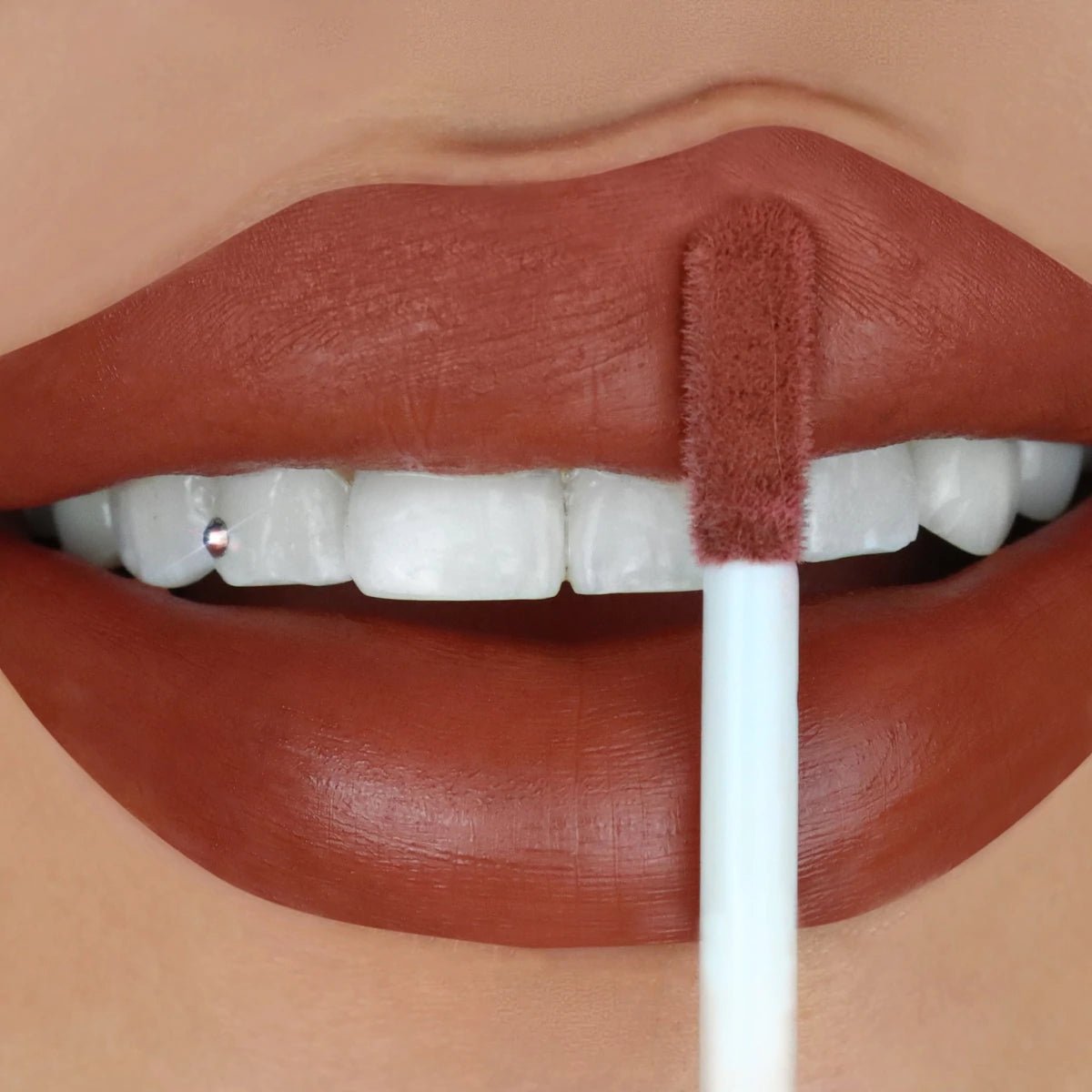 LIP PAINT VELVET STAY ON THE EDGE LABIAL LIQUIDO - BEAUTY CREATIONS