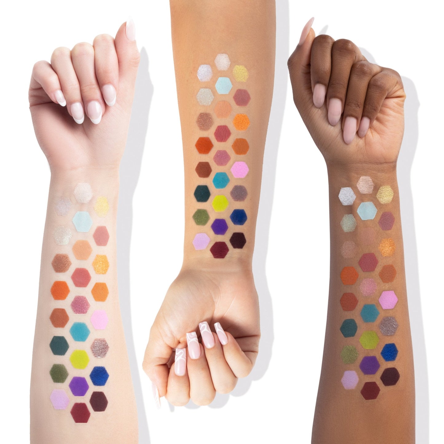 PALETA DE SOMBRAS LUIS TORRES VOL 2 OVERDRESSED - BEAUTY CREATIONS