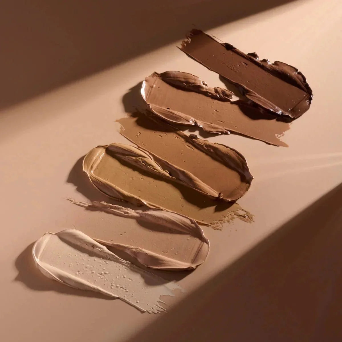 SNATCHURAL CONTORNO E ILUMINADOR EN CREMA BEAUTY CREATIONS