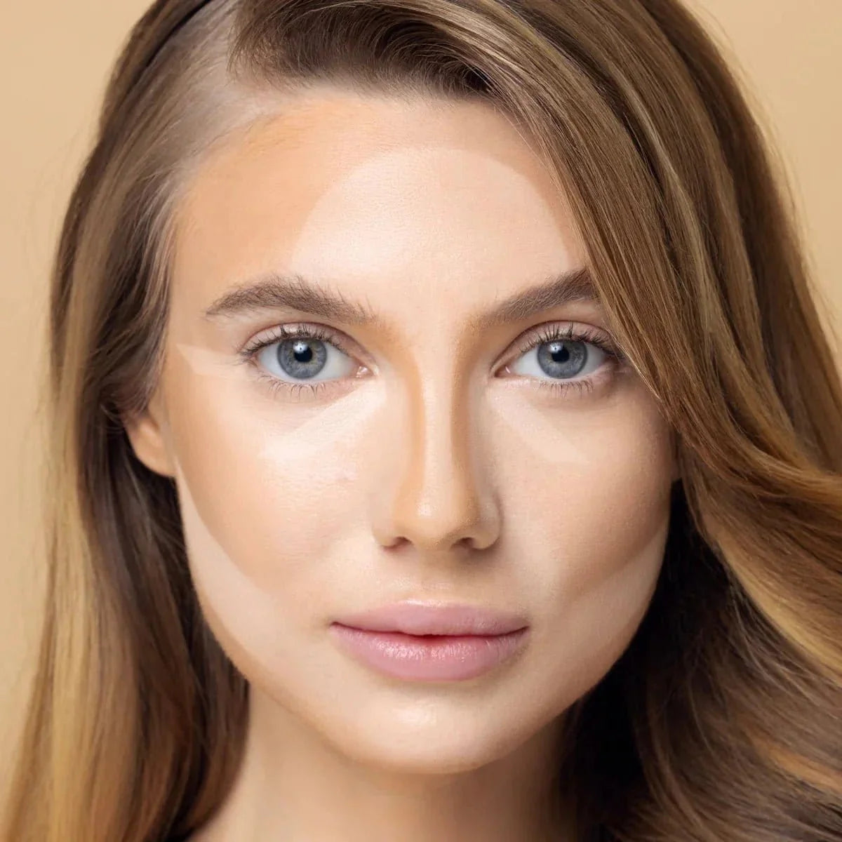 SNATCHURAL CONTORNO E ILUMINADOR EN CREMA BEAUTY CREATIONS