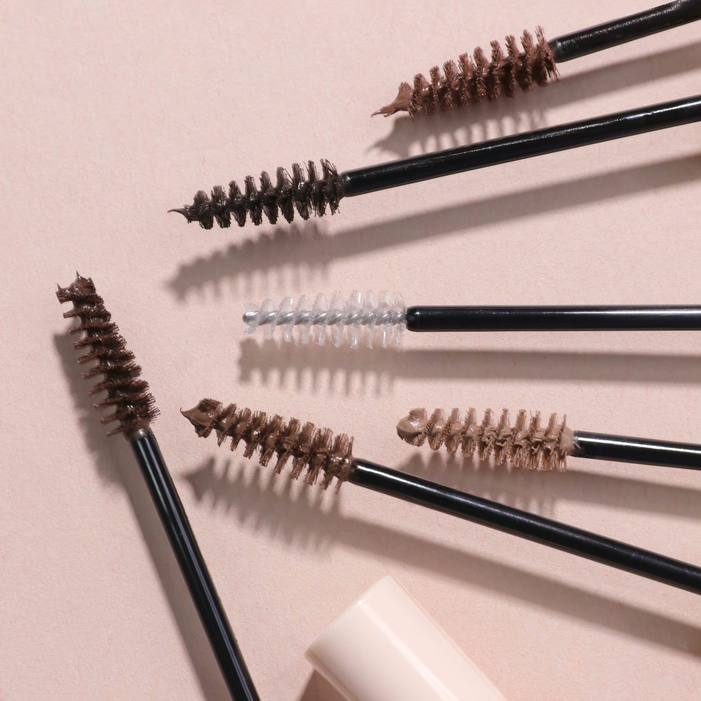 BROW DEFYING MASCARA - MOIRA