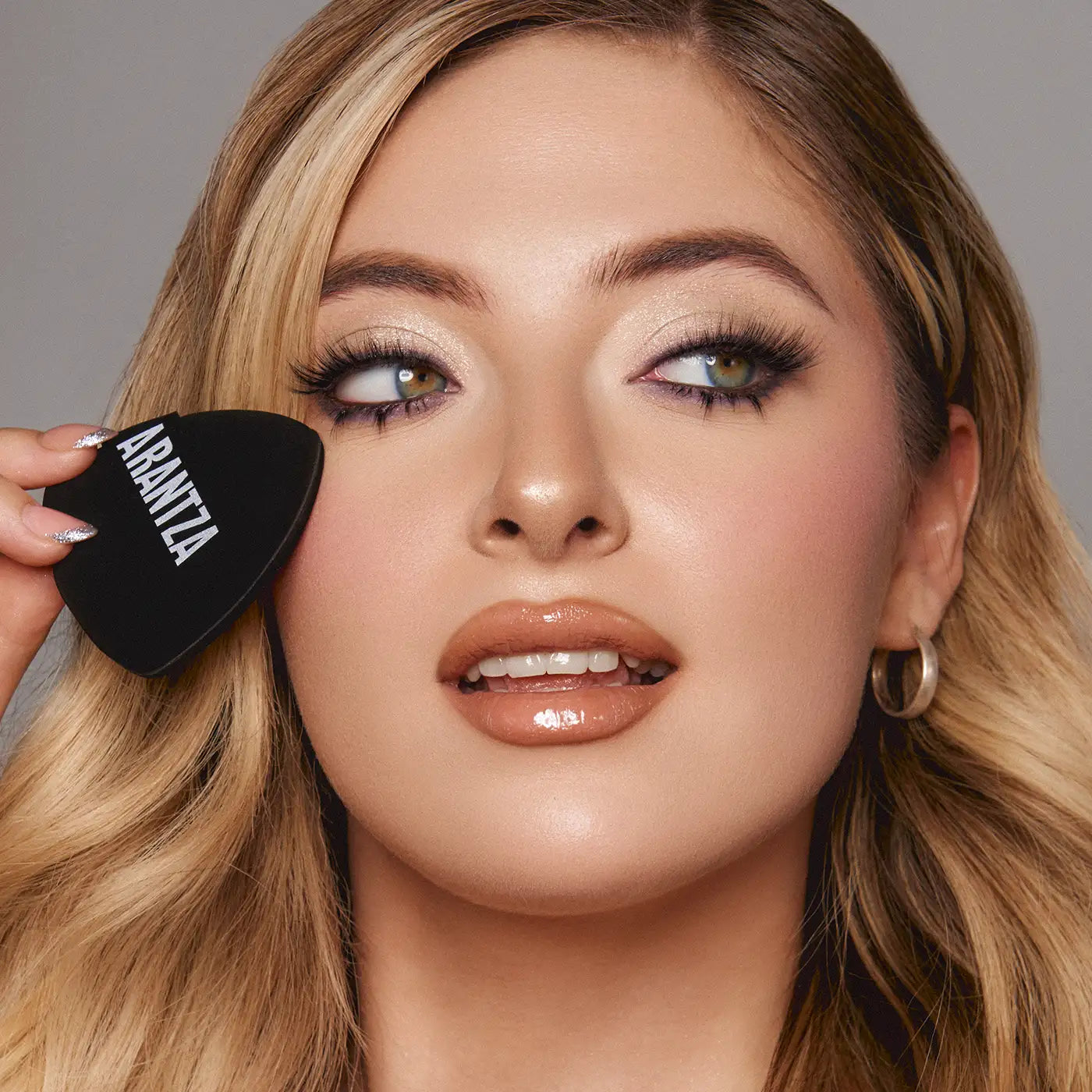 MAKE IT BLEND ESPONJA DE RUBYCELL NEGRA - ARANTZA COSMETICS