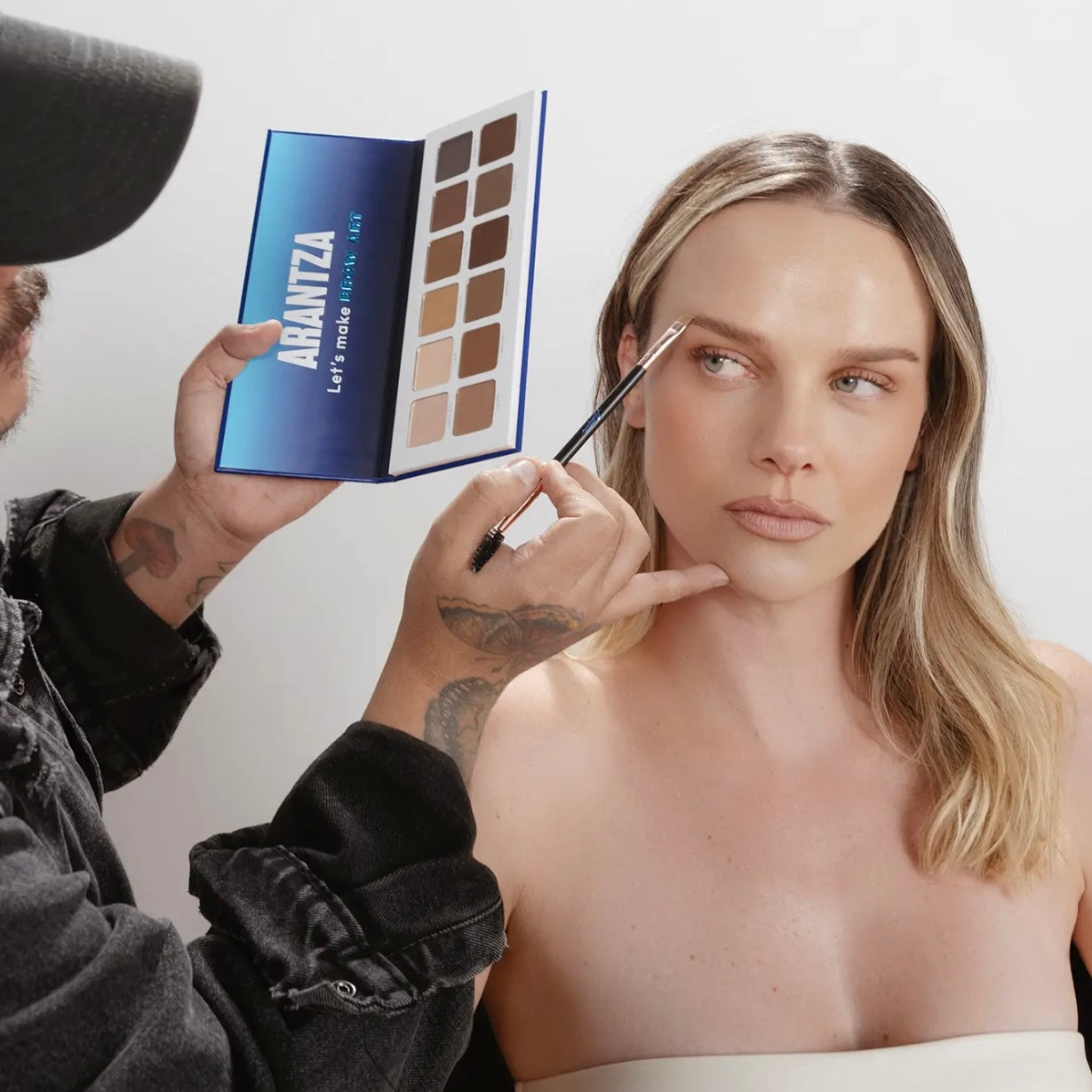 BROW ARTIST PALETA DE CEJA ARANTZA COSMETICS