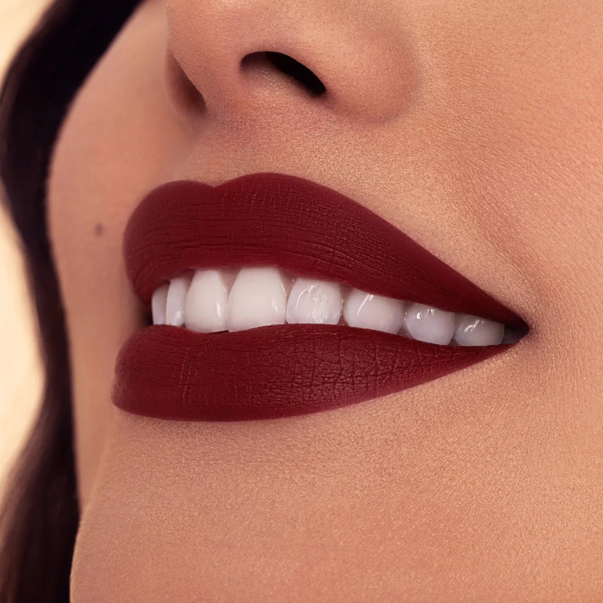 LABIAL EN BARRA NIGHT APPOINTMENT TEASE ME - BEAUTY CREATIONS