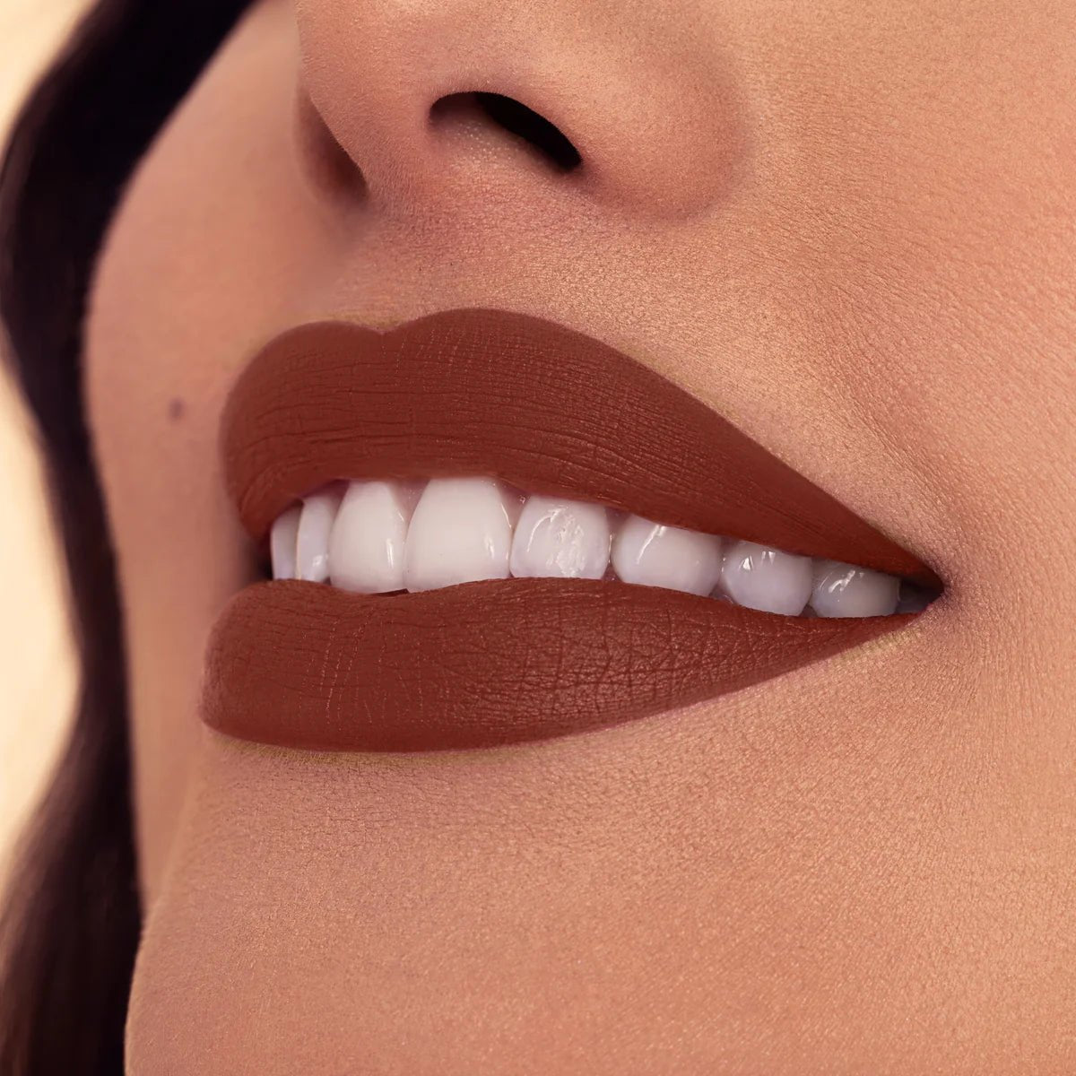 LABIAL EN BARRA SPICE IT UP TEASE ME - BEAUTY CREATIONS