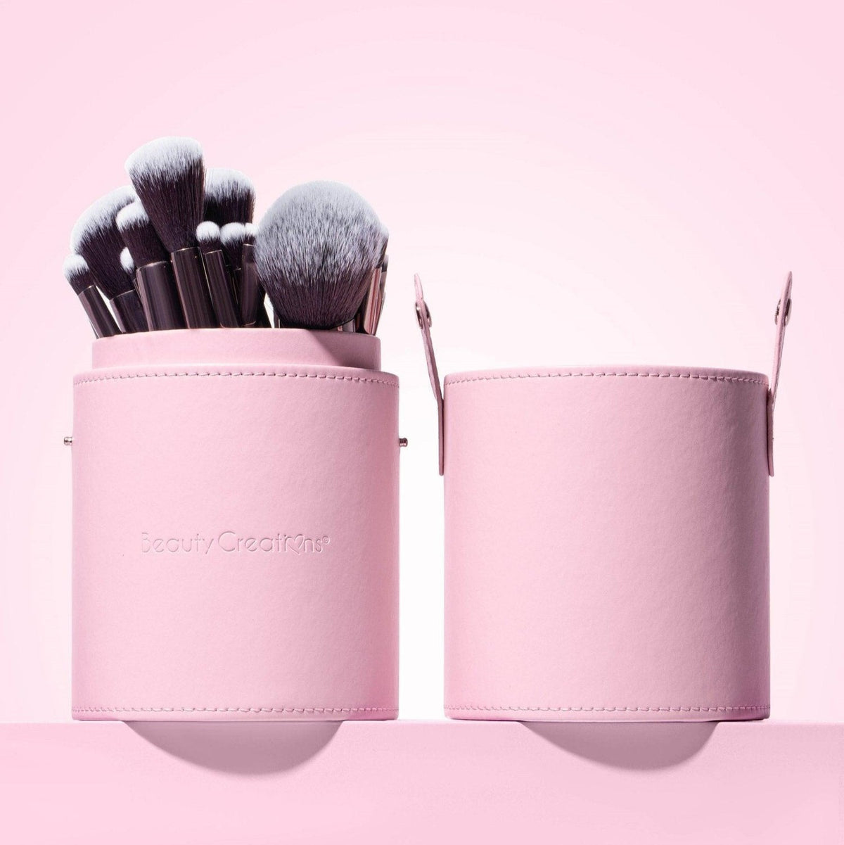 SET DE BROCHAS PRETTY AND PERFECT 24 PIEZAS BEAUTY CREATIONS